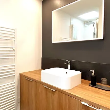 Centre Des Congres - Balcon - Facultes - Parking * Angers